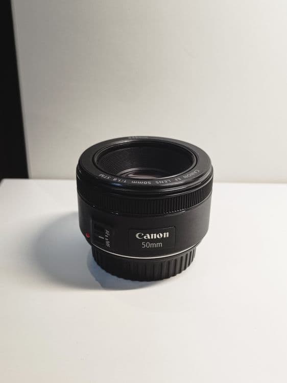 Canon 250d + 50mm f1.8 + komplekt — 3