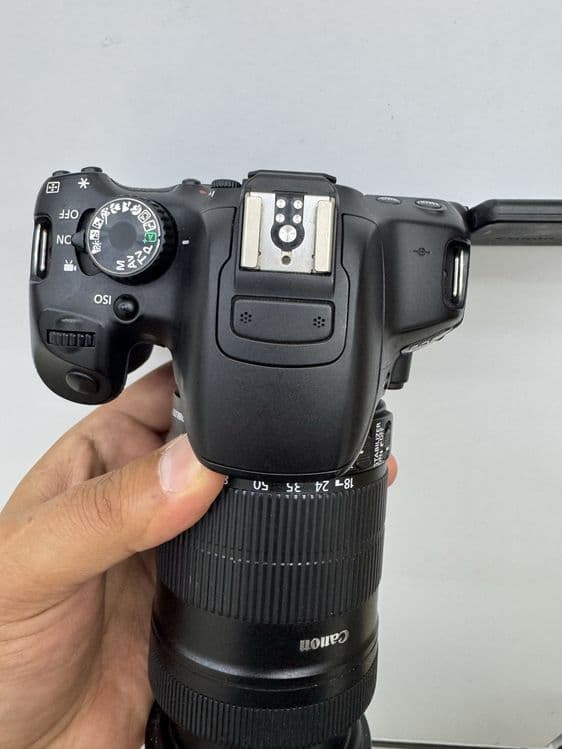 Canon 650D 18-135 is yaxshi holatda . 2oy kafolat — 5