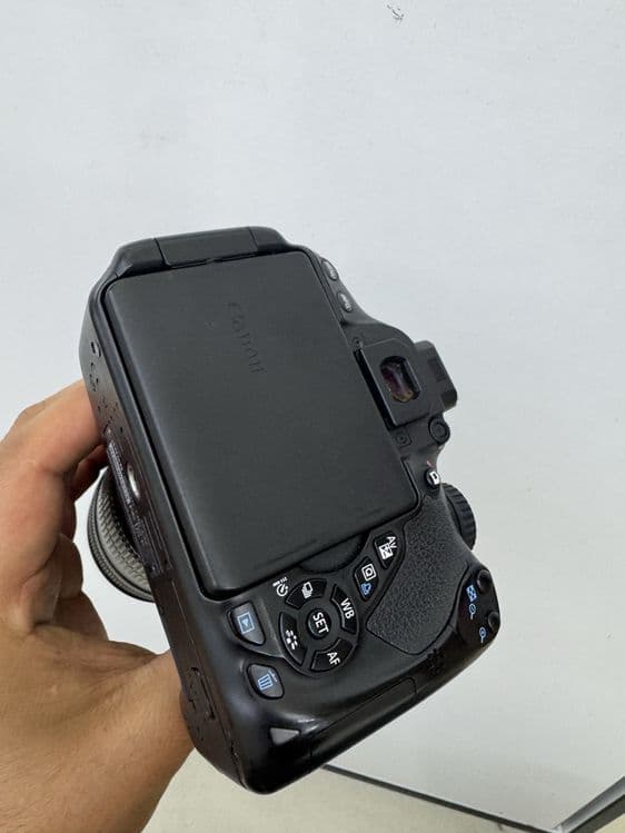Canon 650D 18-135 is yaxshi holatda . 2oy kafolat — 6