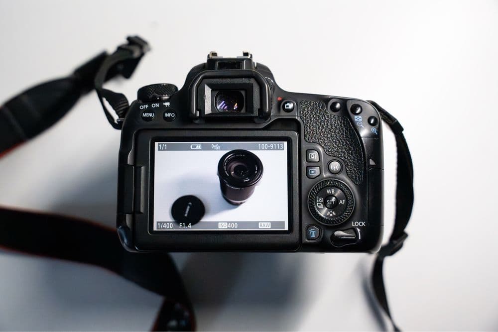 Canon 77D + Canon EF 50mm f/1.4 USM + EF-S 18-200 mm f/3.5-56 — 3