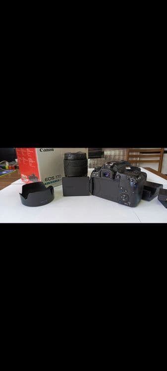 Canon 77D 18-135mm USM komplekt — 3