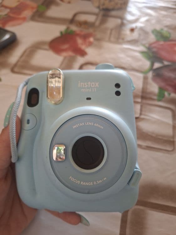 Продаю фотоопарат Instax mini 11 — 1