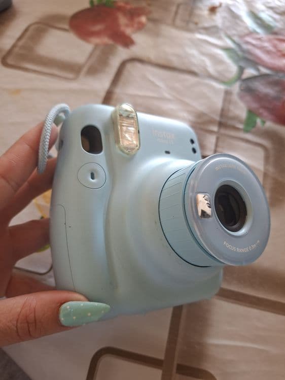 Продаю фотоопарат Instax mini 11 — 2