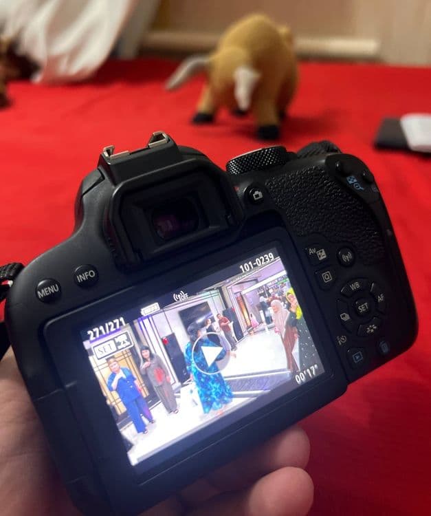 Canon 800D sotiladi — 2