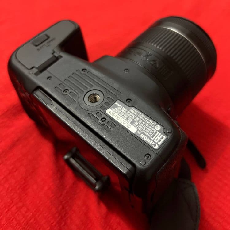 Canon 800D sotiladi — 5
