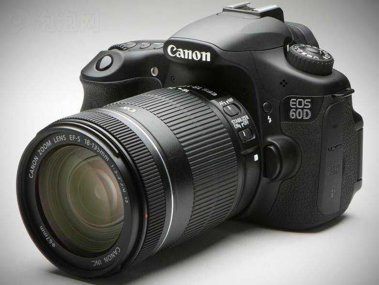 Фотоаппарат Canon 60D (18 МП), с объективом, вспышкой, аксессуарами — 1