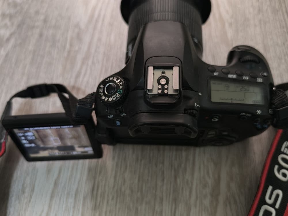 Фотоаппарат Canon 60D (18 МП), с объективом, вспышкой, аксессуарами — 6
