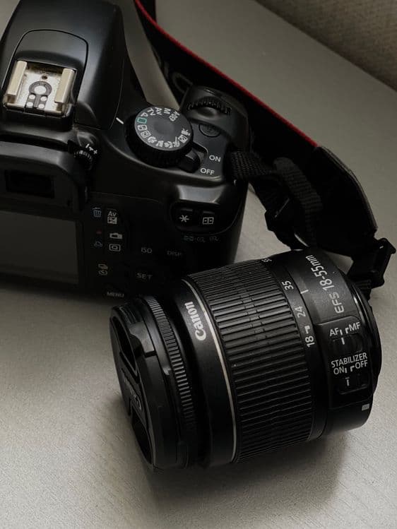 Зеркальный фотоаппарат Canon D1100 — 1