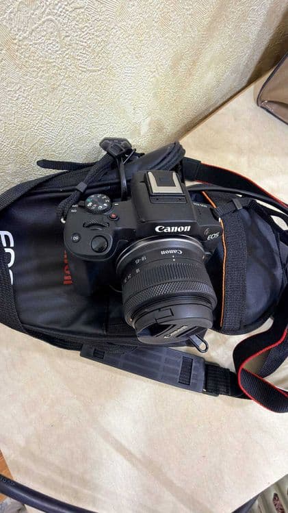 Canon EOS R50. Fotoapparat. Фотоаппарат Канон Р50 — 1
