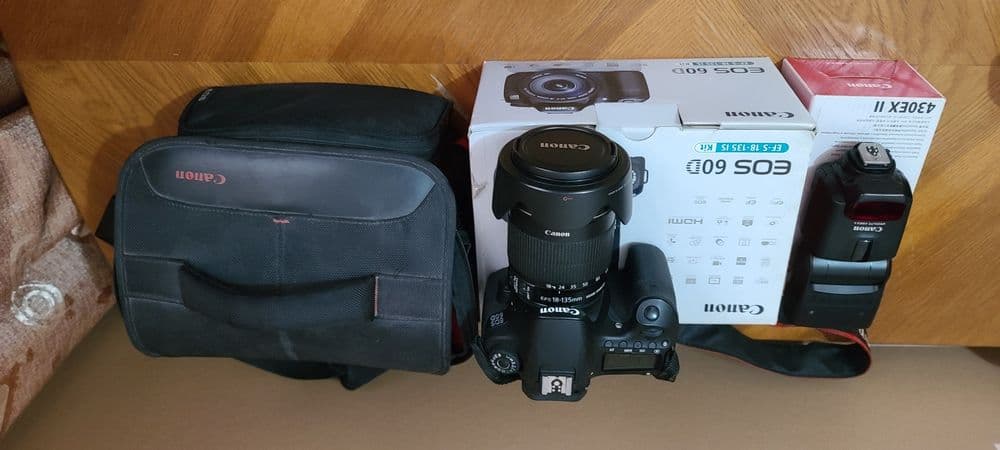 Продается canon eos 60d , софтбоксы,фотовспышка — 2