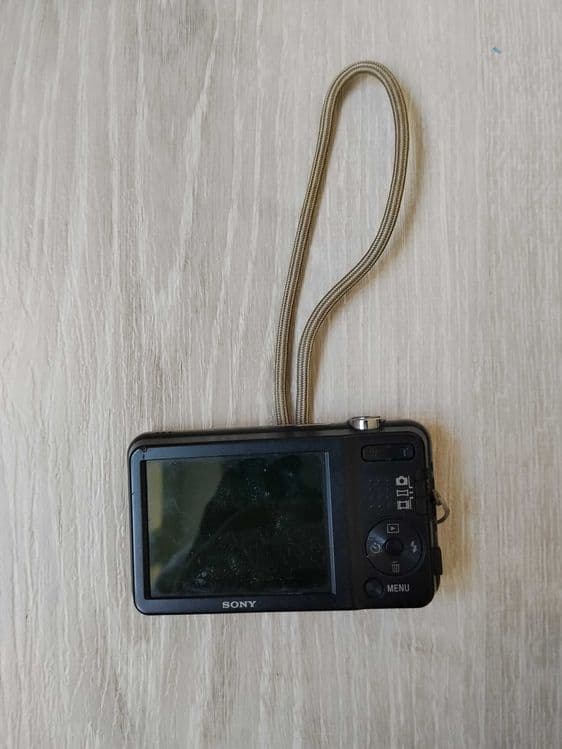 Продаётся винтажная фотокамера Sony DSC-W710 — 4