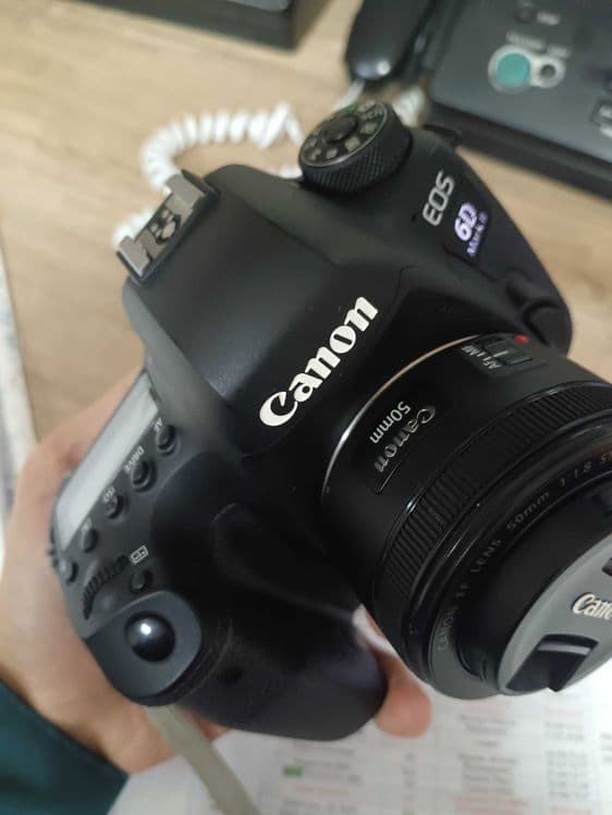 Canon 6d Mark 2 professional fotoaparat — 1