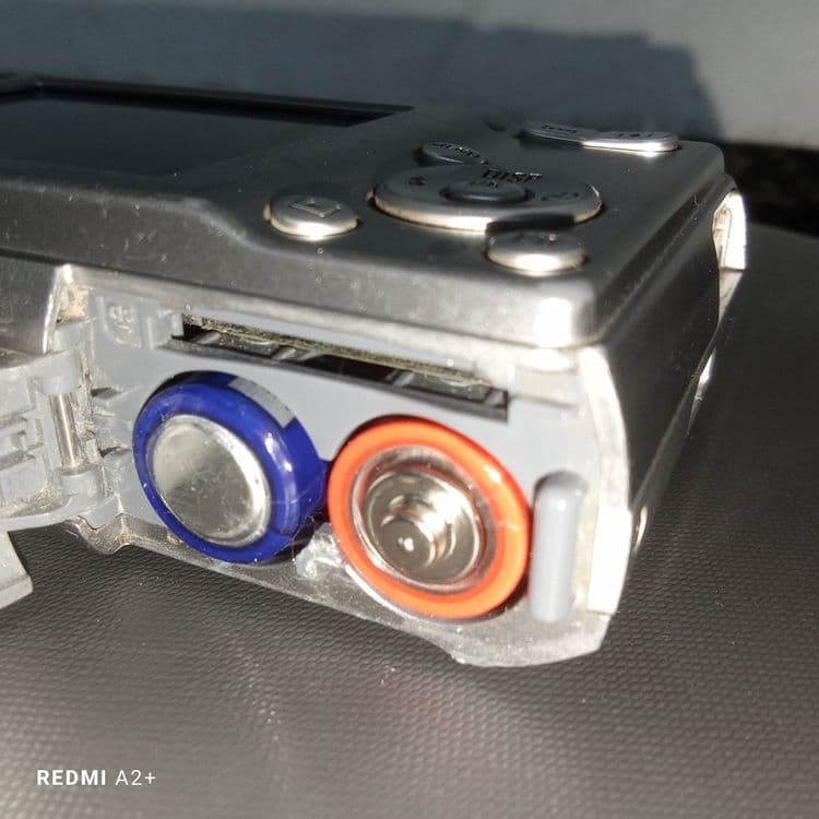 Samsung ES10 Camera. Made in china, SAMSUNG OPTO-ELECTRONICS CA.,LTD — 6