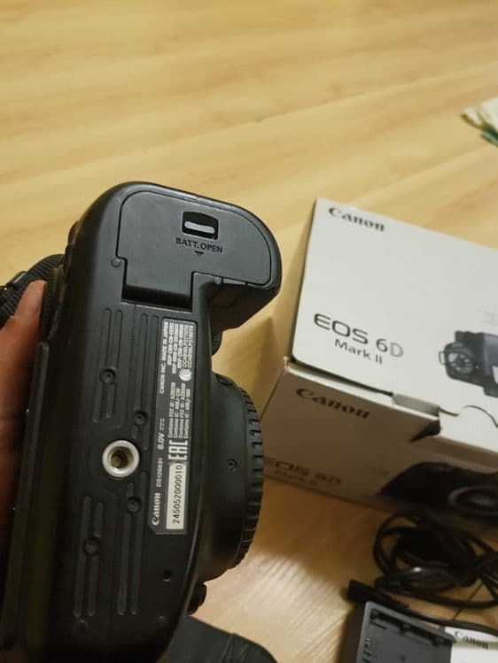 Canon 6d mark 2 body — 1
