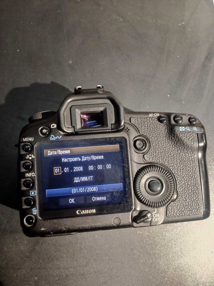 Canon EOS 5D Mark 2 — 5
