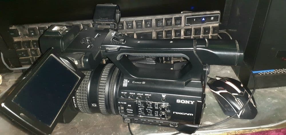 Sony nx100 sotiladi. — 2