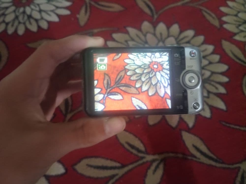 Sony cyber shot camera — 2