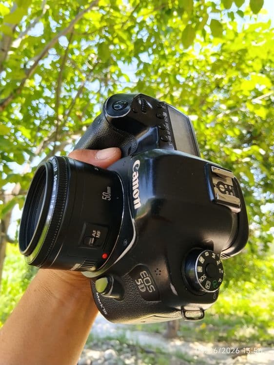 Canon 5D mark3 sotiladi obektiv 50mm 1.8 — 3