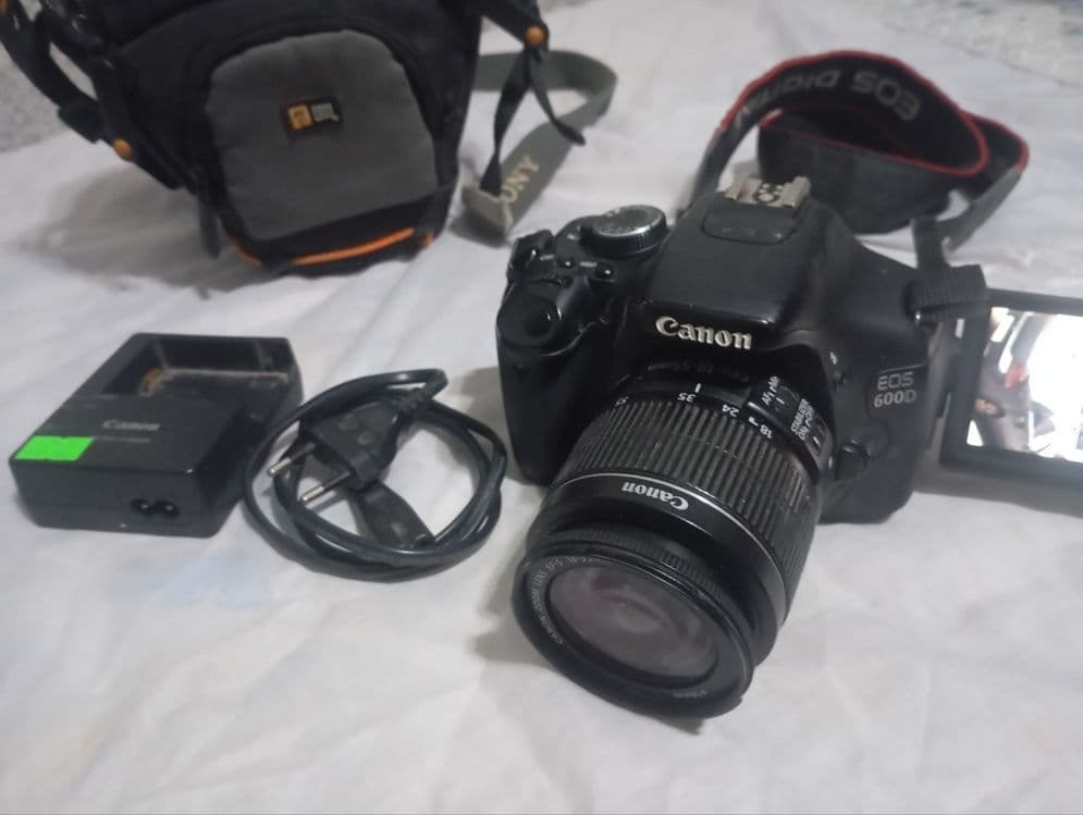 Canon  EOS 600 D — 6