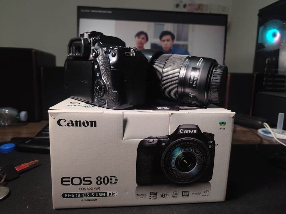 Canon eos 80d + 18.135 obektiv — 3