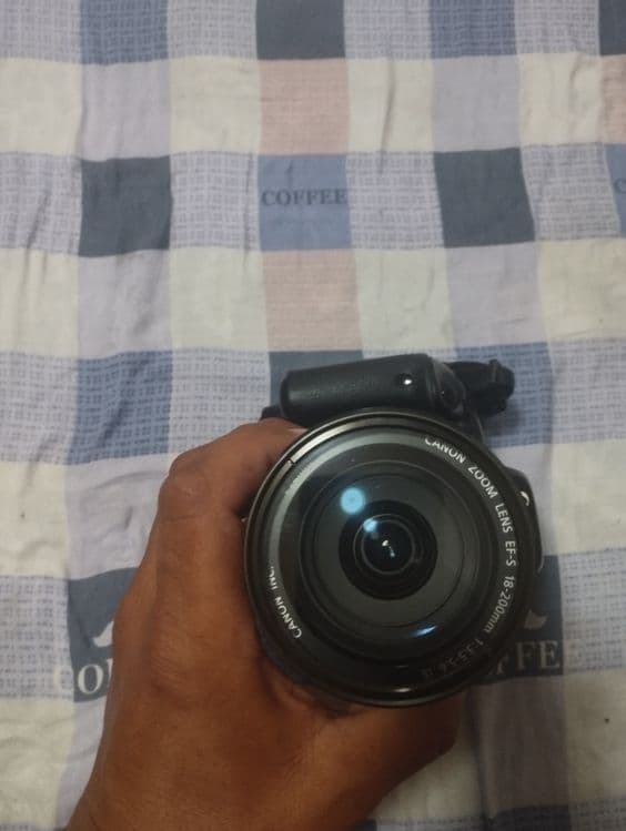 Canon 600D 18-200 — 1