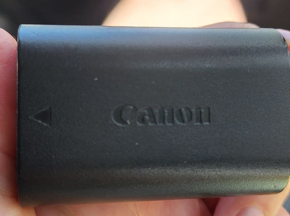 Продается батарейка Canon — 1