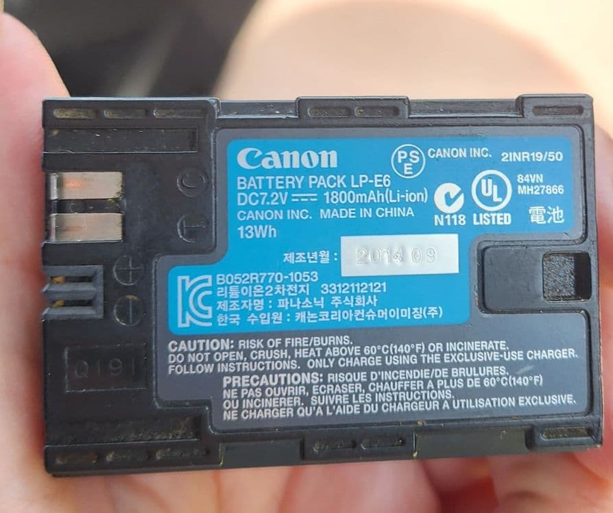 Продается батарейка Canon — 2