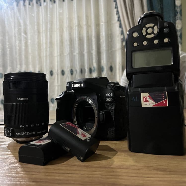 Canon 80D Sotiladi — 1
