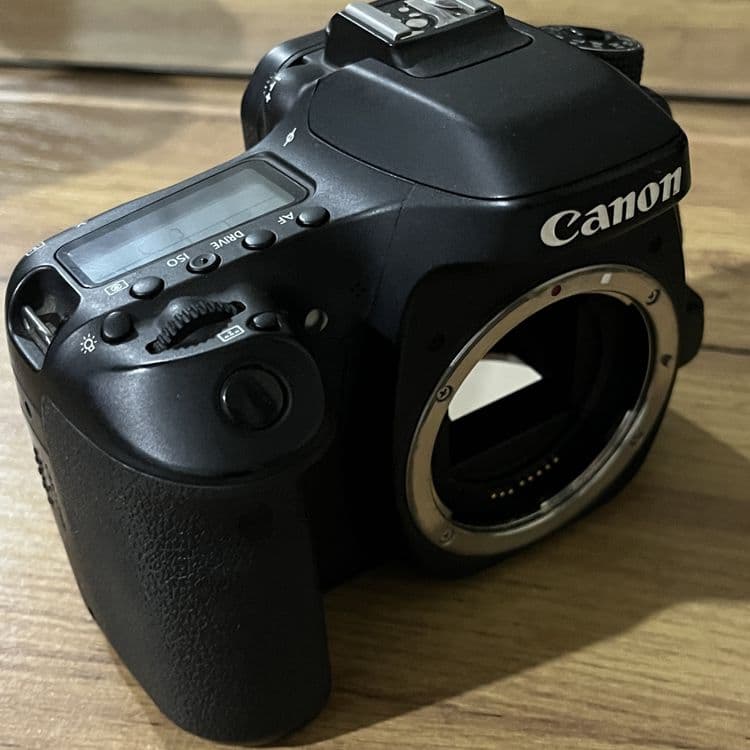Canon 80D Sotiladi — 4