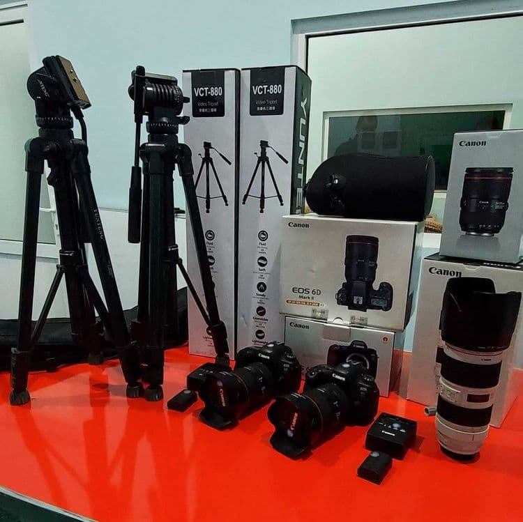 Sotiladi: Fotoapparat va obektiv – deyarli yangi holatda! — 1