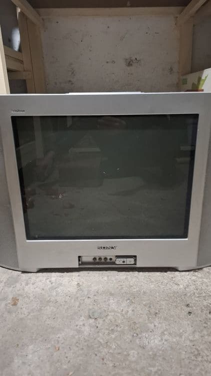 Продам Оригинал телевизор Sony trinitron Четко показывает.Шошилинг. — 1