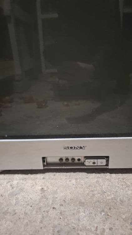 Продам Оригинал телевизор Sony trinitron Четко показывает.Шошилинг. — 2