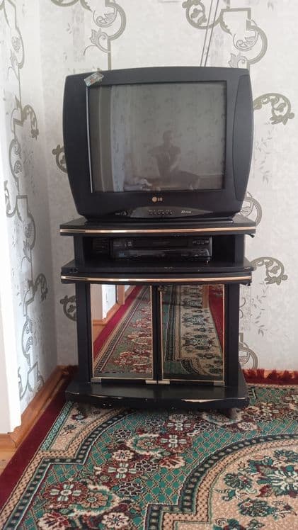 Подставка для телевизора и + телевизор LG.Televizor javoni va televizo — 2