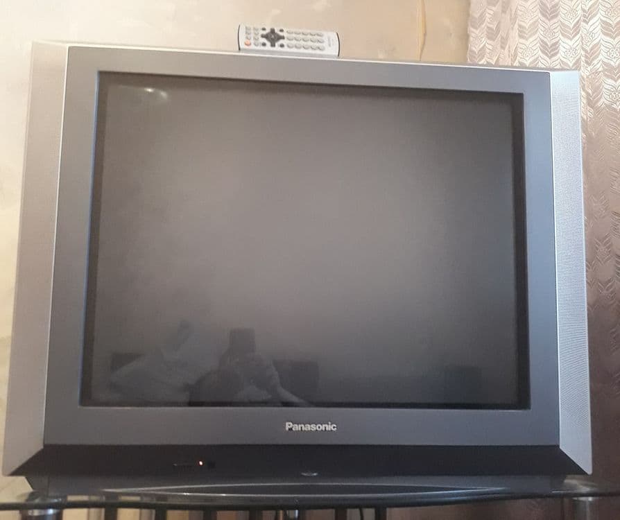 Телевизор в хорошем состоянии, фирма Panasonic. Яркое изображение — 3