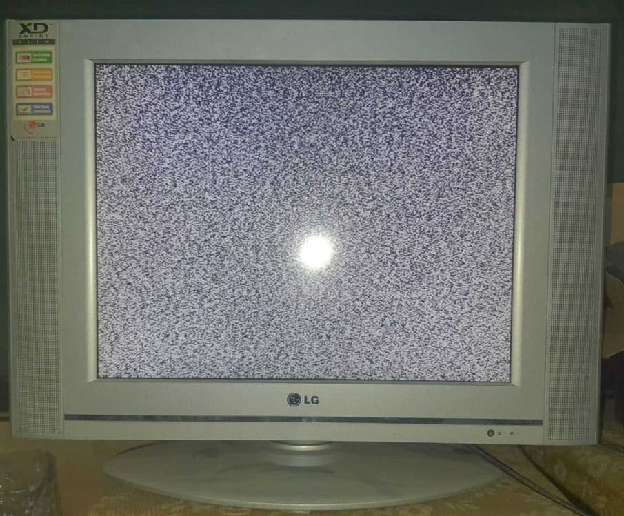 LG телевизор сотилади — 2