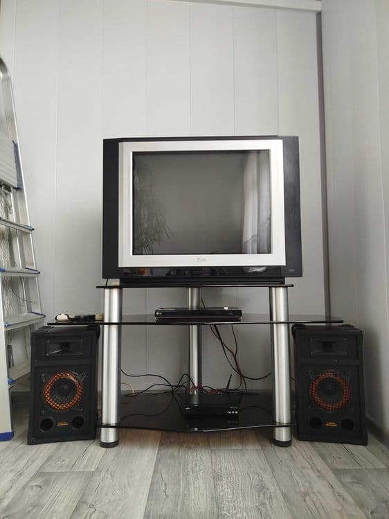 Телевизор+столик+колонки+DVD проигрыватель+тюнер — 1