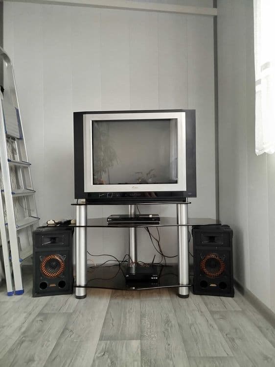 Телевизор+столик+колонки+DVD проигрыватель+тюнер — 2
