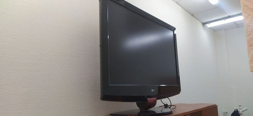 Телевизор LG 42 диагональ — 2