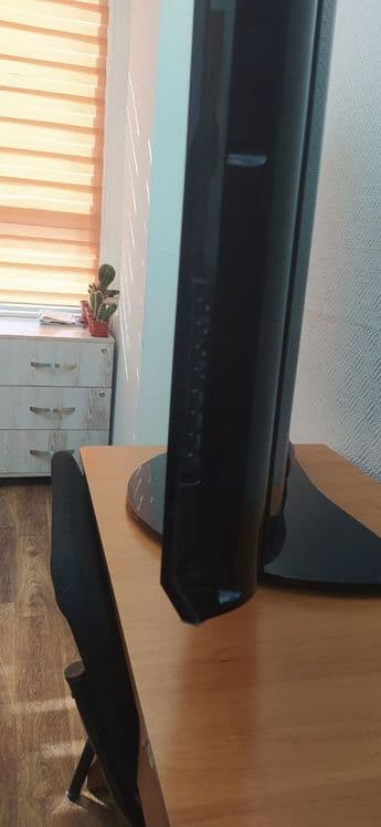 Телевизор LG 42 диагональ — 4