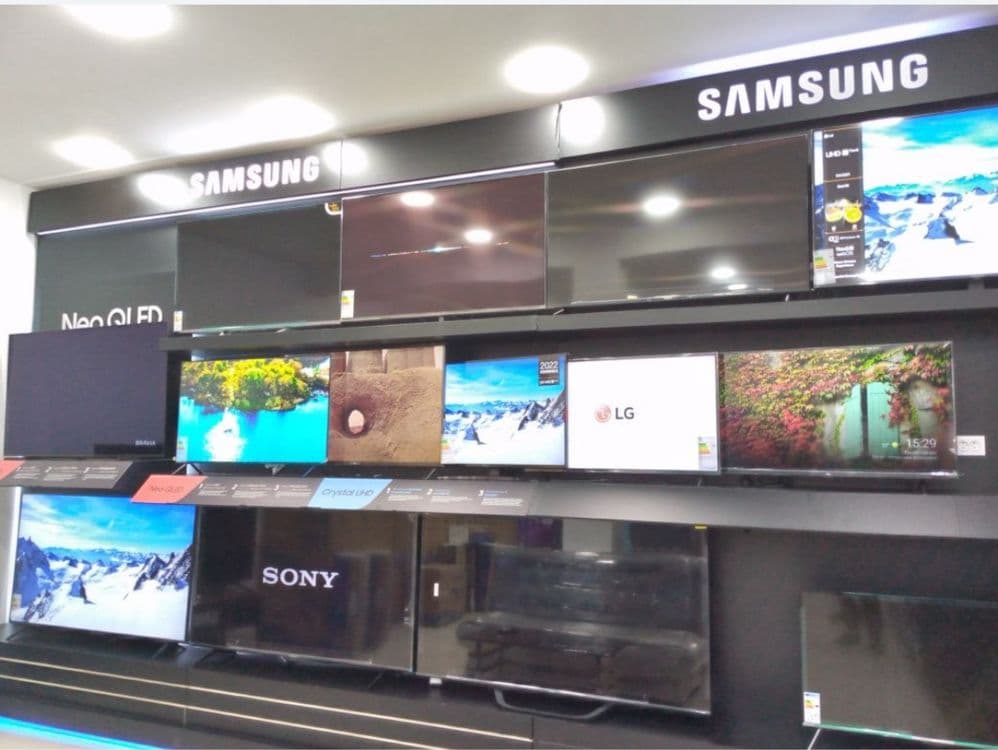 Samsung -43- Smart TV — 2