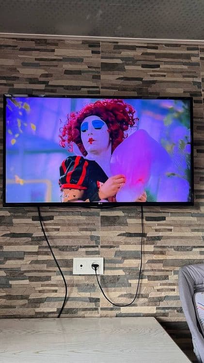 LG 43 Smart Web Os 4K Yaxshi holatda Aybi yoq — 5