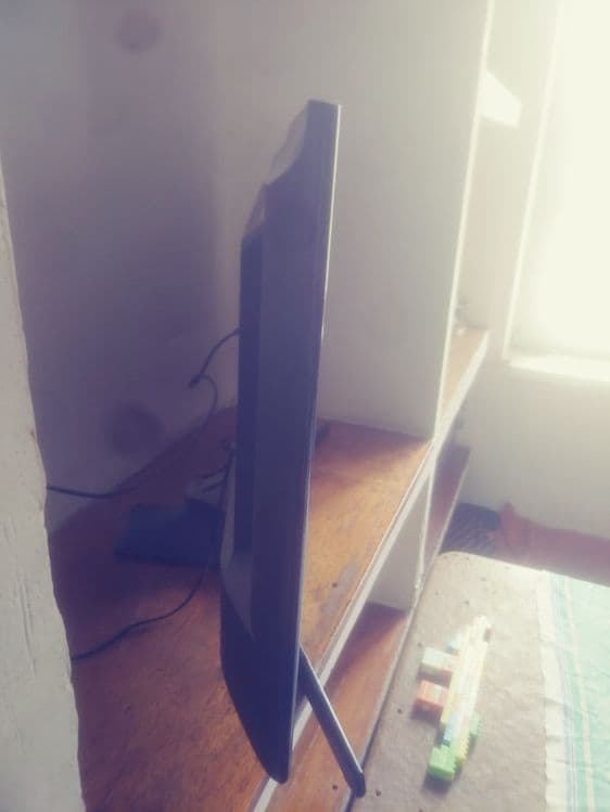 SAMSUNG televizor 43 talik — 2