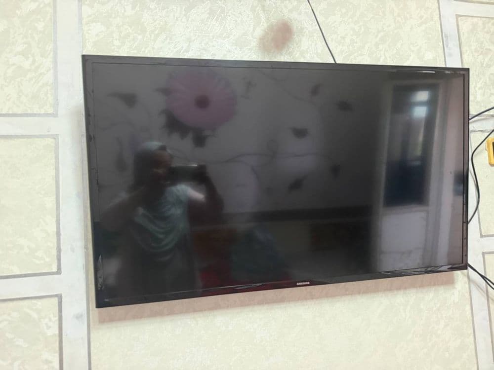 Samsung Tilivizor srochna sotiladi — 3