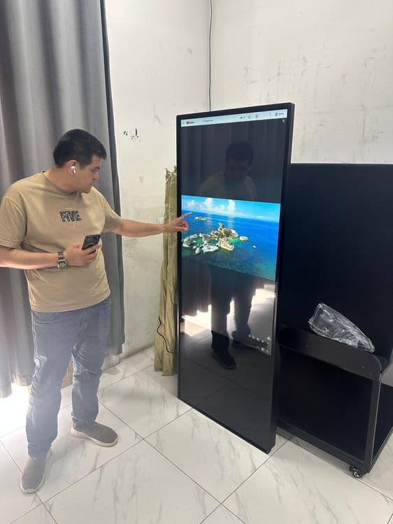 Интерактивный инфо-киоск info-kiosk вертикальный, экран 55 Windows — 3