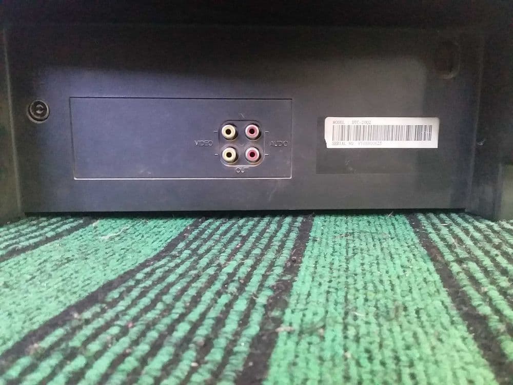 televizor    sotiladi. — 8