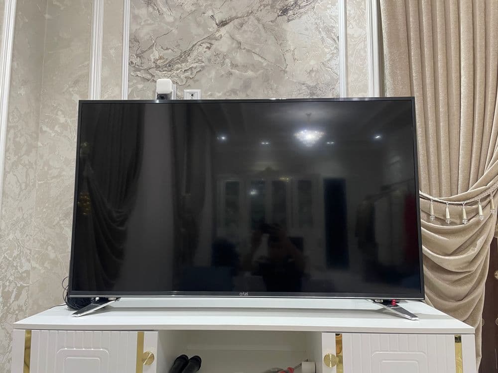 Televizor sotiladi artel va shivaki bor 55 talik smart b/u — 1