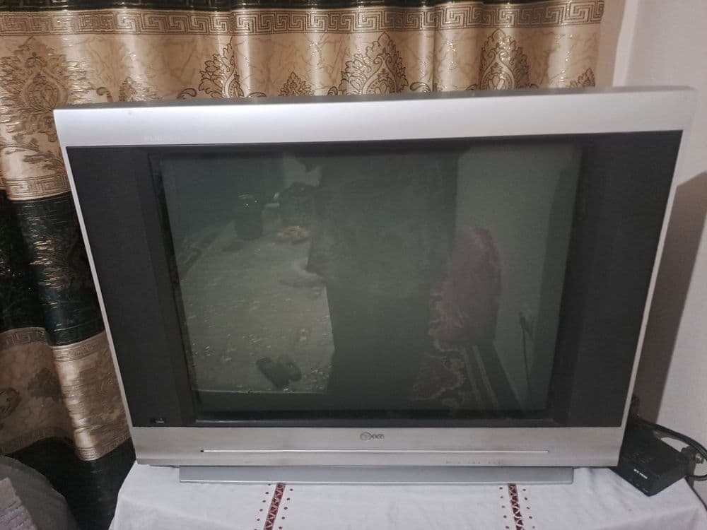 Ploski ekran 43 talik. LG televizor sotiladi. — 2