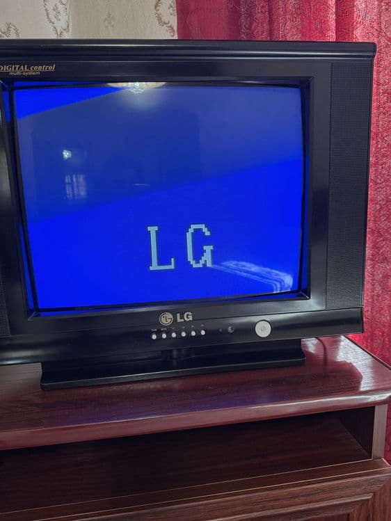 Телевизор LG рабочий б/у — 1
