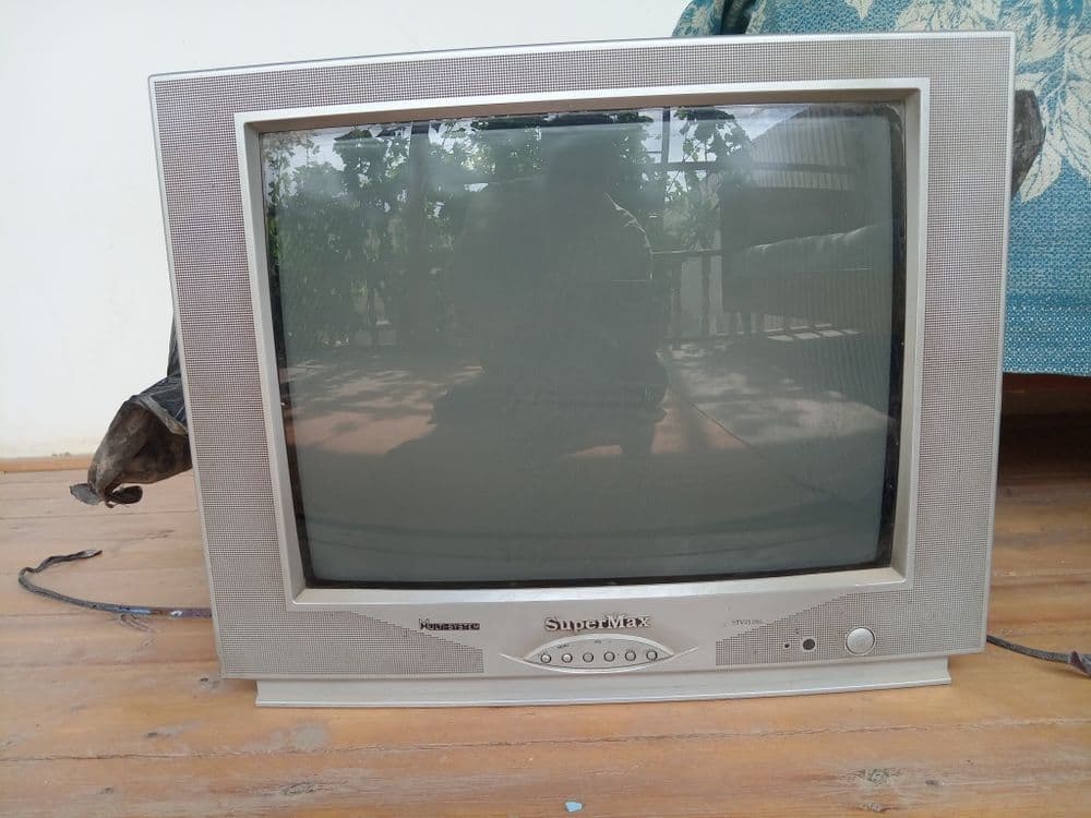 Televizor Supermax STV2126L — 1