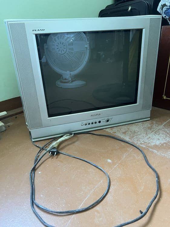 Eski Telvizor sotilad 100000 tuneri bilan150 — 1